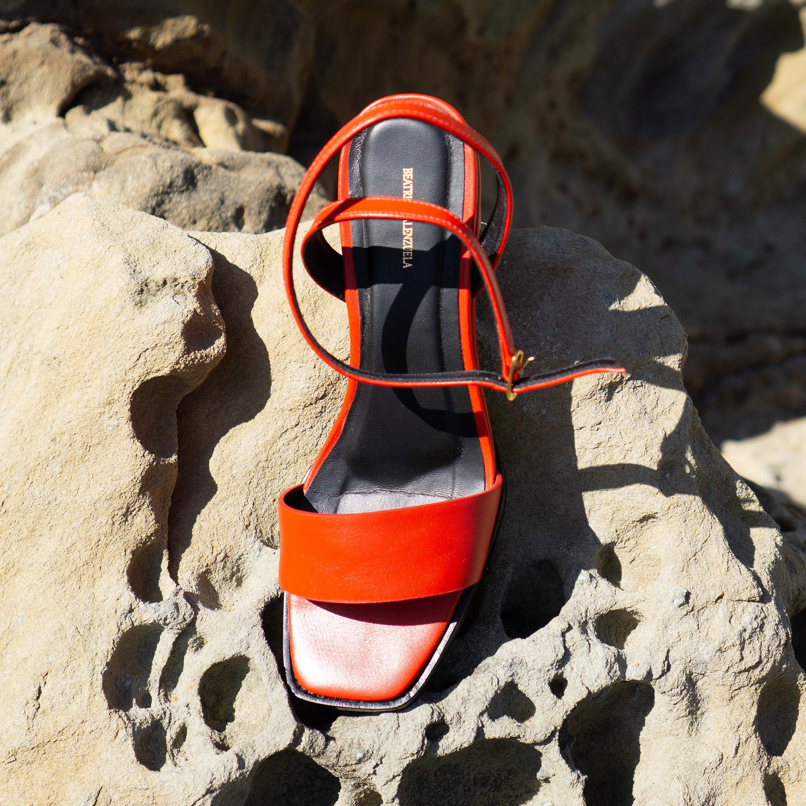 Beatrice Valenzuela - NUEVA WEDGE