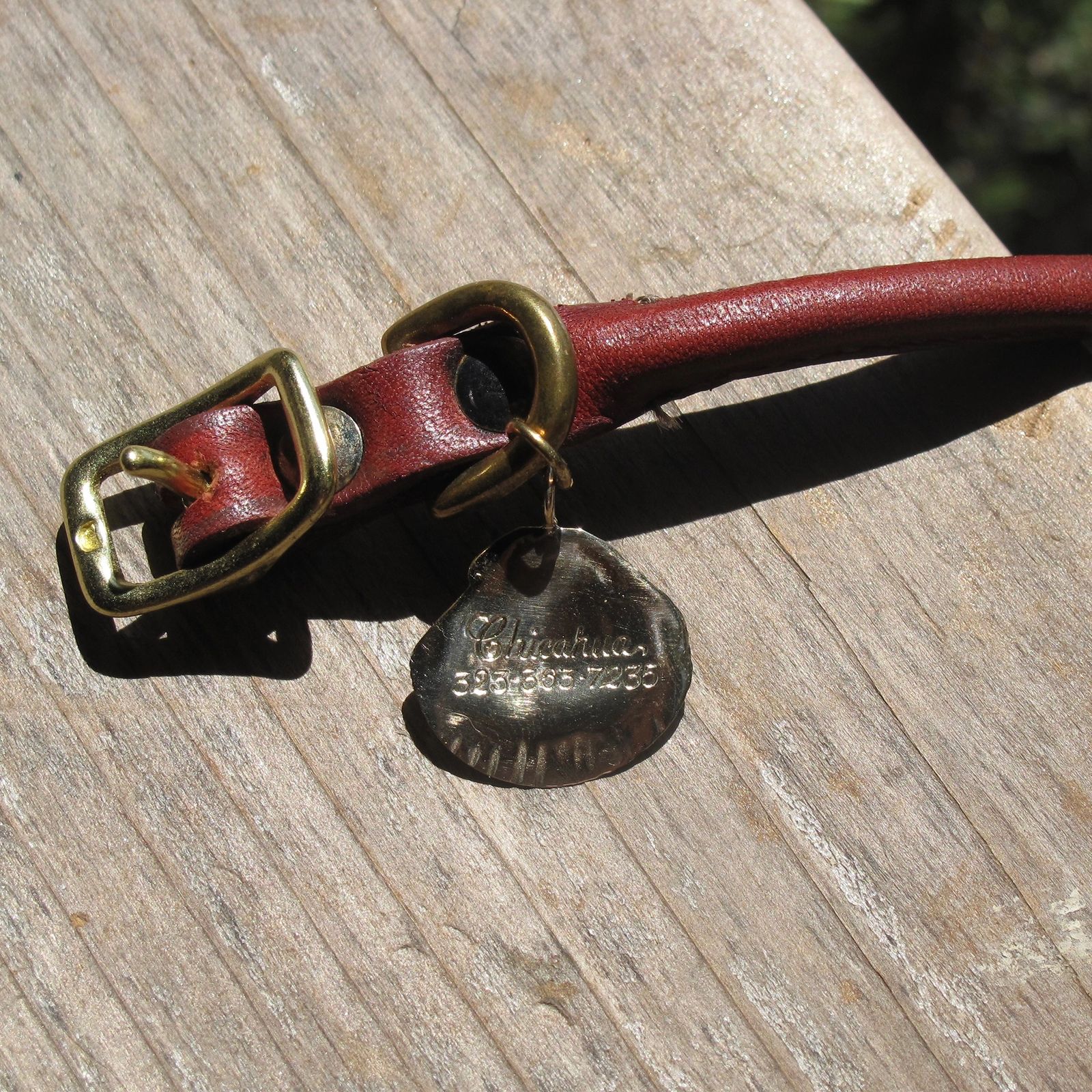 Beatrice Valenzuela - GOLD CONCHA HAND ENGRAVING