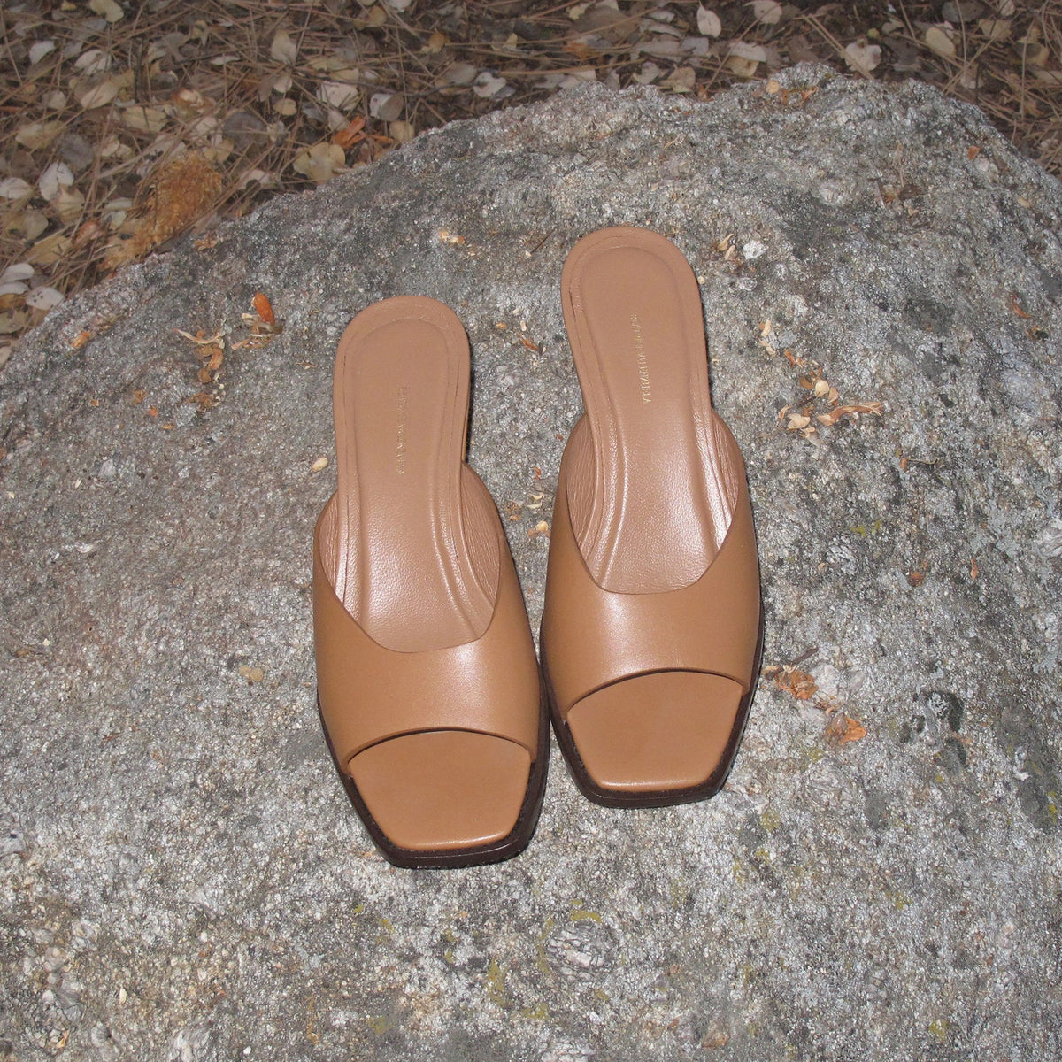TOBACCO MODERNA WEDGE