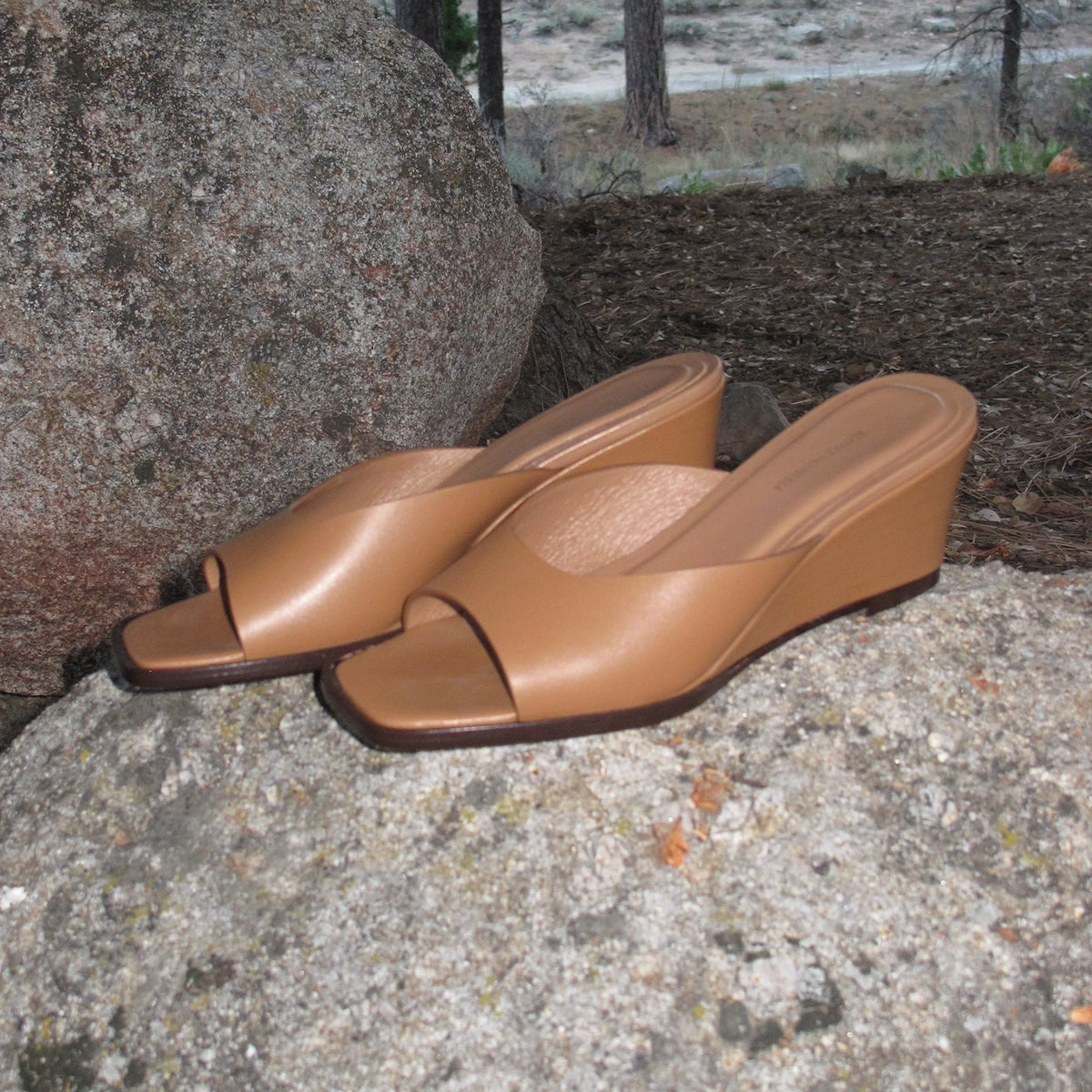 TOBACCO MODERNA WEDGE