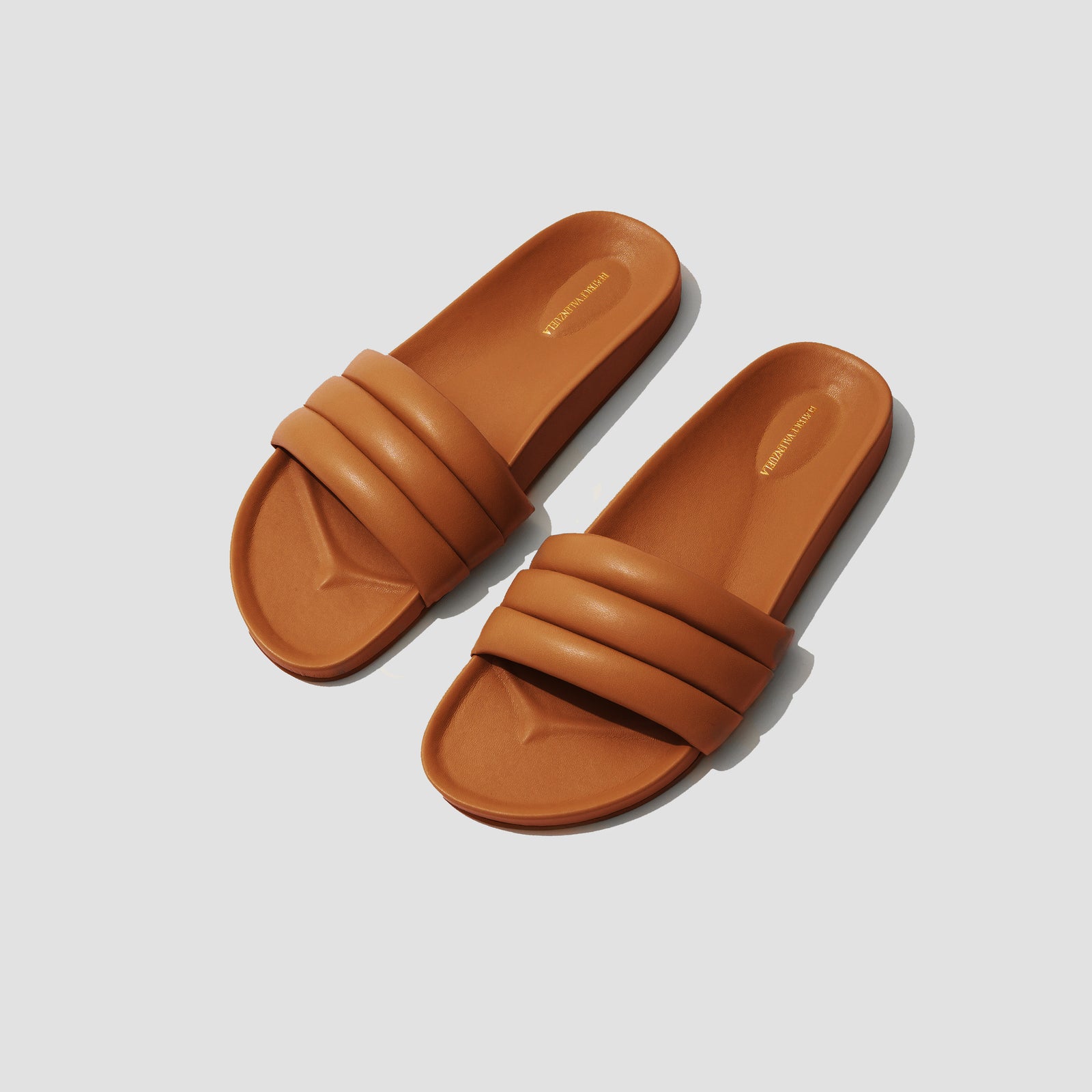 RUM MONOCOLOR SANDALIA - Beatricevalenzuela.com