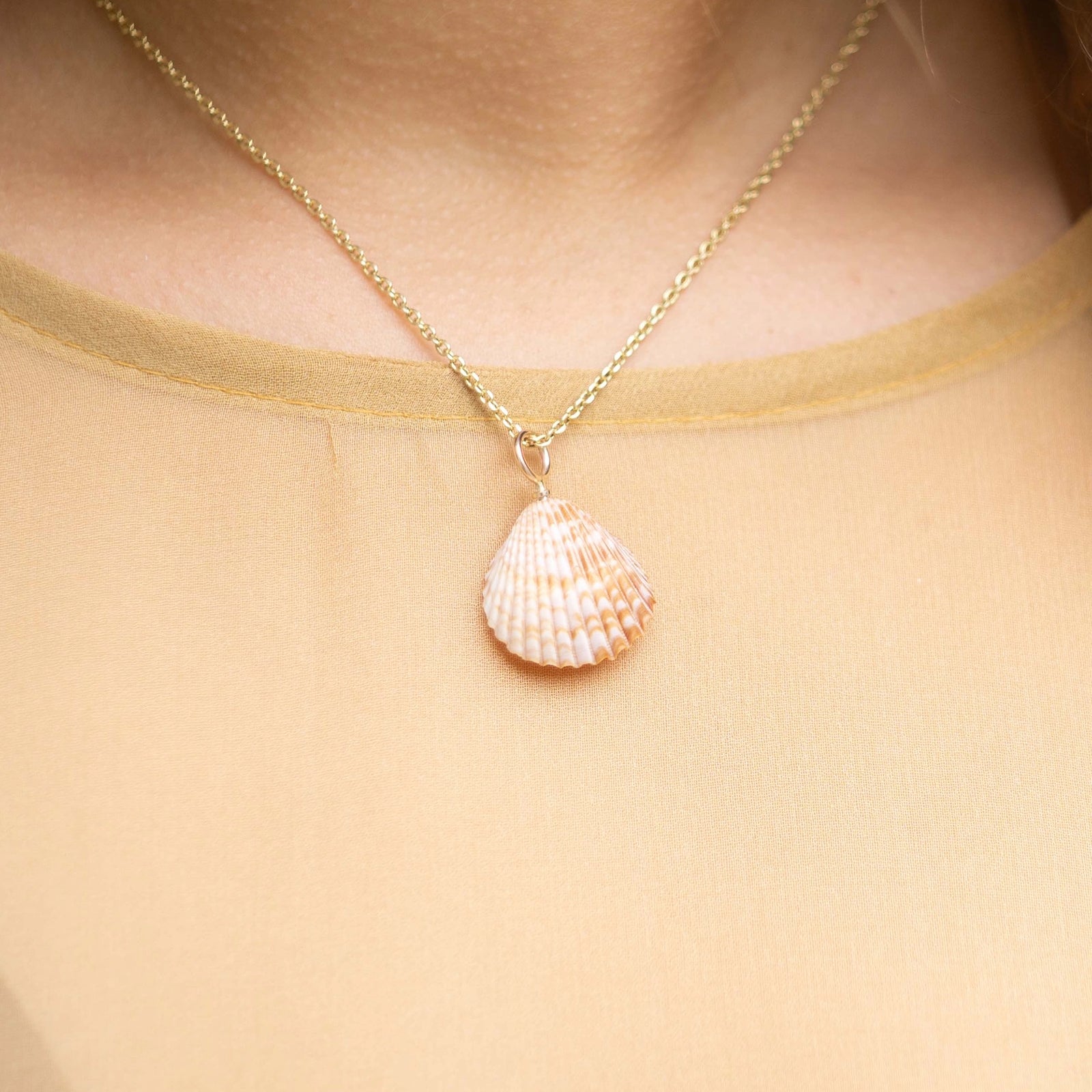 Beatrice Valenzuela - TESORO CHARM SHELL