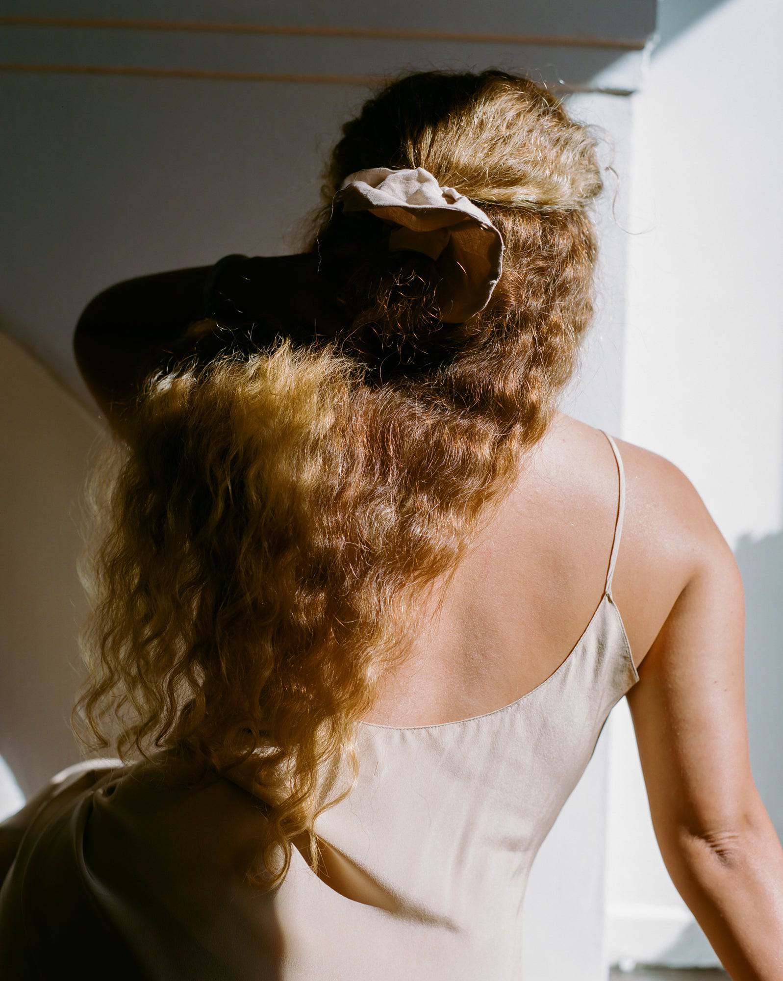 Beatrice Valenzuela - MIDI SILK SLIP SAND