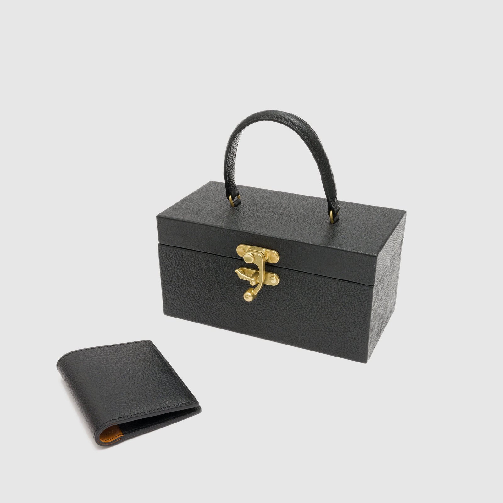 Beatrice Valenzuela - BLACK WALLET