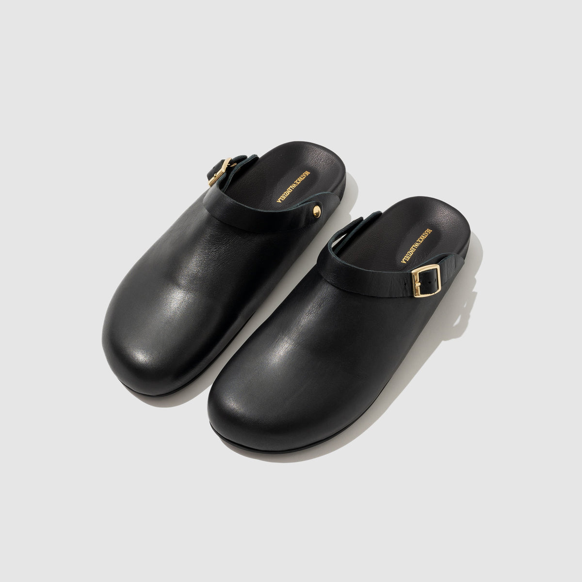 Beatrice Valenzuela - BLACK CLOG